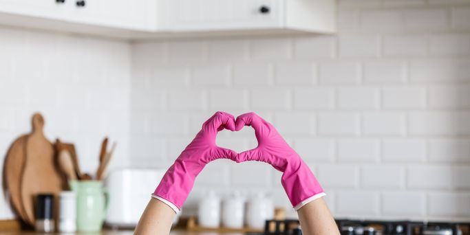 Cleaning kitchen 